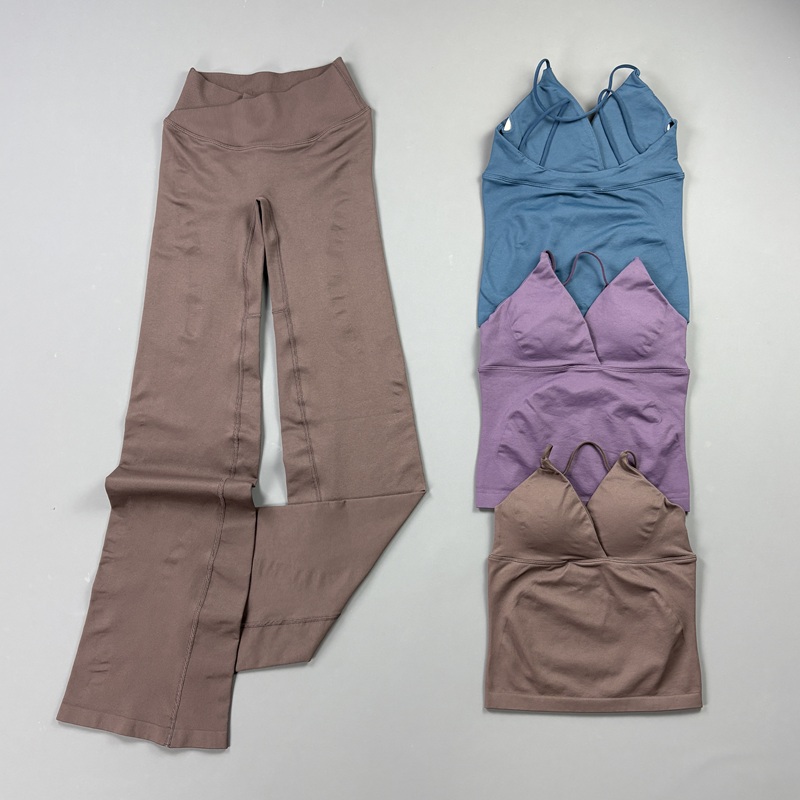 Suspender Tank Top - طقم رياضي نسائي من قطعتين بدون