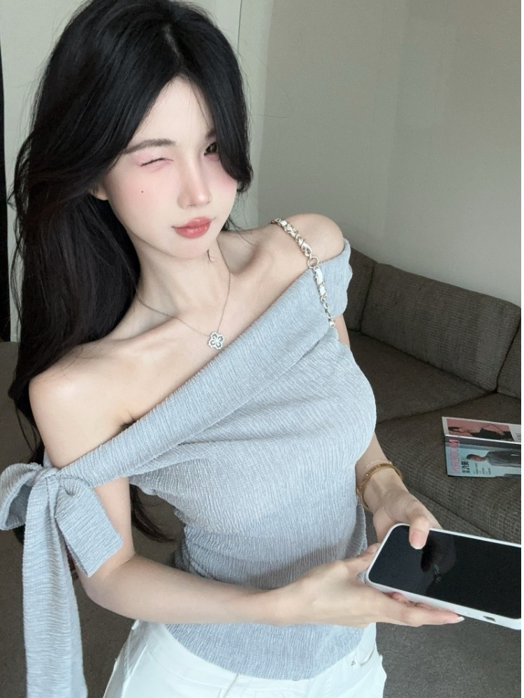 تي شيرت نسائي صيفي بكتف واحد و - مراجعة T Shirt Tight Fit وسعره